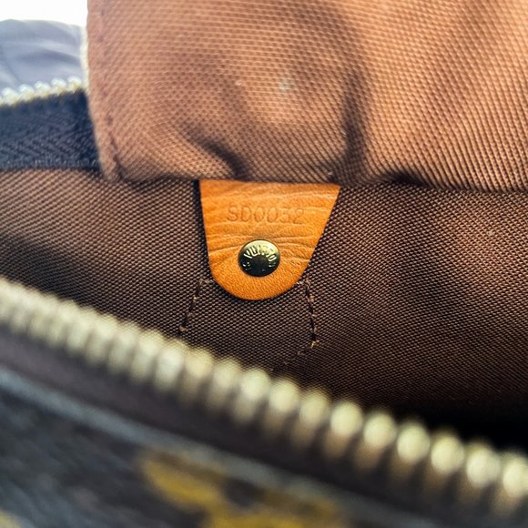 Louis Vuitton Monogram Speedy 30 Handbag - Picture 10 of 11